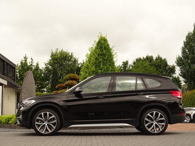 BMW X1 xDrive20i M-Sportstuur | HUD | 4x4 | BTW-Auto | Sportst. | X-line | FullOption