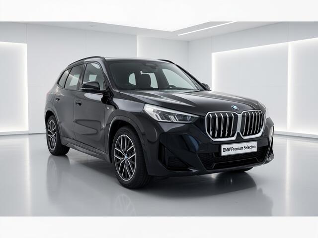 BMW X1 xDrive25e M-Sport | Harman Kardon | Massage | Camera | 18" | Trekhaak Verwacht