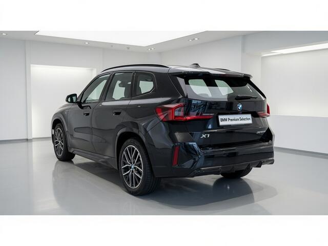 BMW X1 xDrive25e M-Sport | Harman Kardon | Massage | Camera | 18" | Trekhaak Verwacht