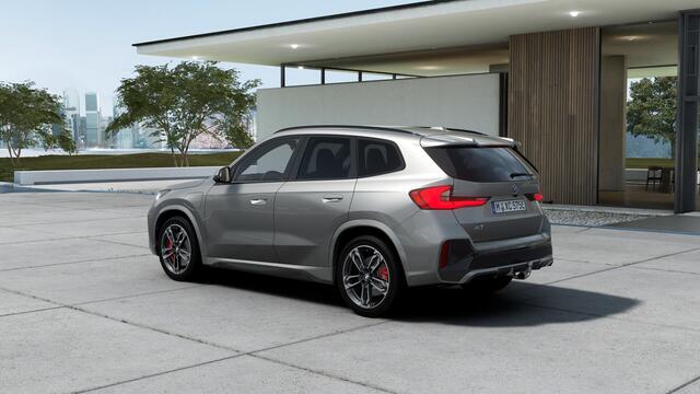 BMW X1 xDrive25e M Sport Automaat / Panoramadak / Trekhaak / Sportstoelen / Head-Up / M Adaptief onderstel / Comfort Access / Adaptieve LED / Parking Assistant Plus