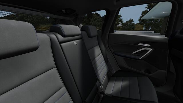 BMW X1 xDrive25e M Sport Automaat / Panoramadak / Trekhaak / Sportstoelen / Head-Up / M Adaptief onderstel / Comfort Access / Adaptieve LED / Parking Assistant Plus