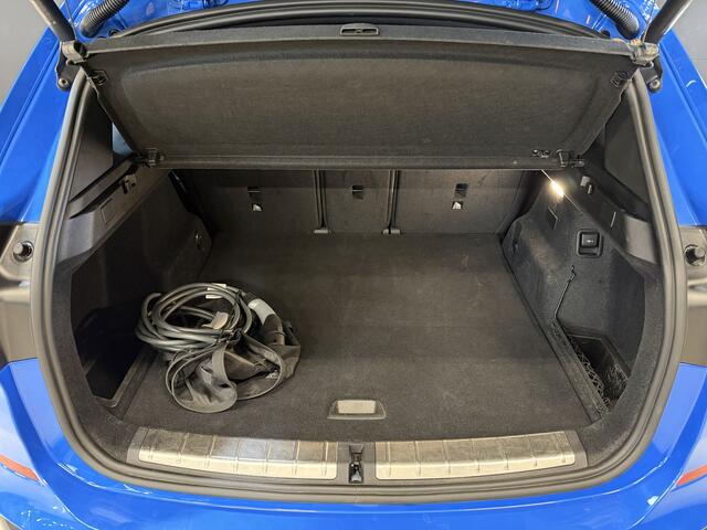 BMW X1 xDrive25e High Executive | M-pakket | Camera | Afn. trekhaak | Leder | Sfeerverlichting | Full LED