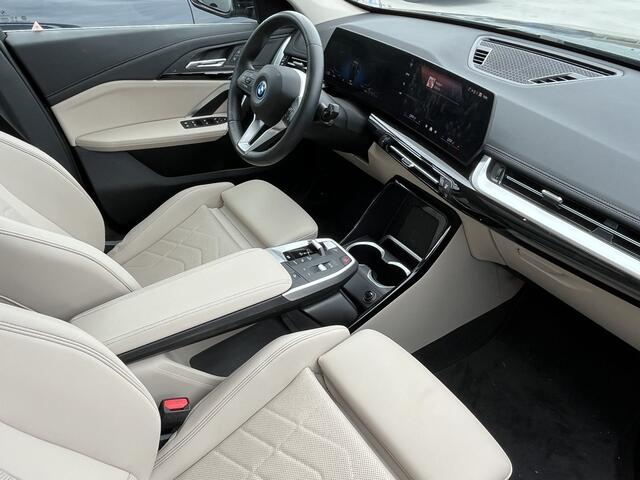 BMW X1 xDrive25e xLine | 19" | Trekhaak | Panorama | Stoel/Stuurverwarming | Voorbereiding Driving Assistant Plus
