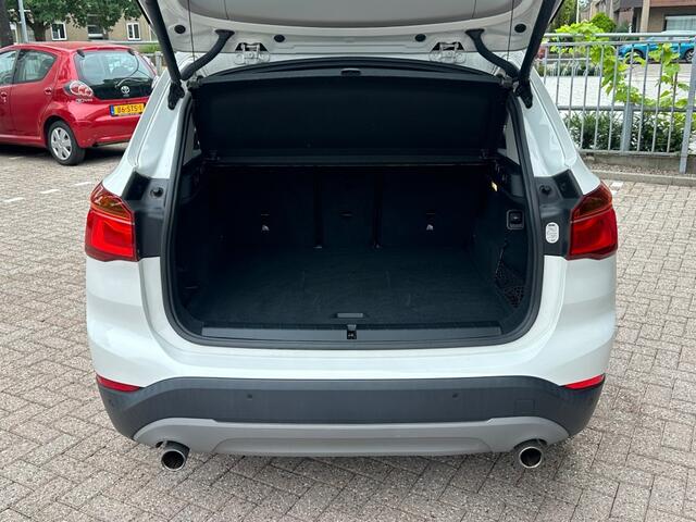 BMW X1 S Drive20i High Executive Automaat Navi Leer Camera Panorama Trekhaak NAP-Autopas