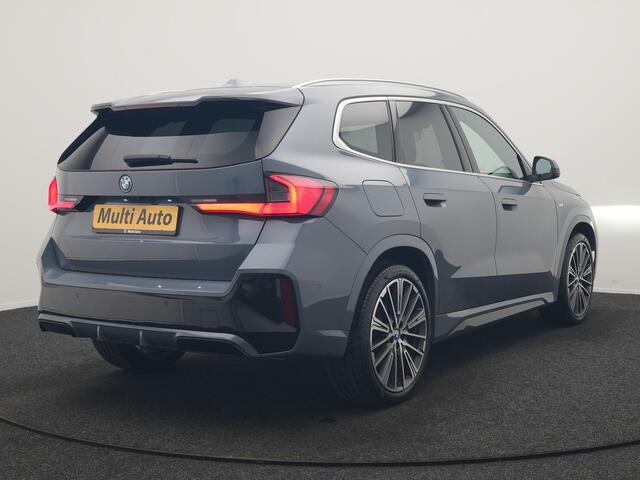 BMW X1 xDrive30e M Sport PHEV 326pk Dealer O.H. | Trekhaak Af Fabriek | Adaptive Cruise | Head Up | Harman / Kardon | 360 Camera | Alcantara Sportstoelen Memory & Verwarmd | Adaptief Onderstel | Sfeerverlichting | Stuur Verwarmd | Blis | Keyless | 20"L.M | Plug 