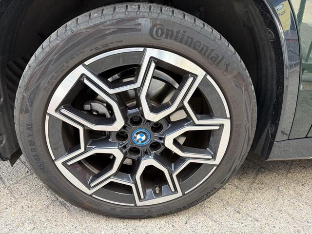 BMW X1 xDrive25e xLine | 19" | Camera | Panorama | Trekhaak