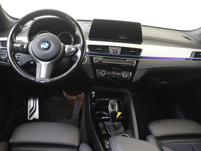 BMW X1 sDrive18i High Executive | M Sport | Head Up Display | Elek. Achterklep | Stoelverwarming | | Camera | Navigatie |