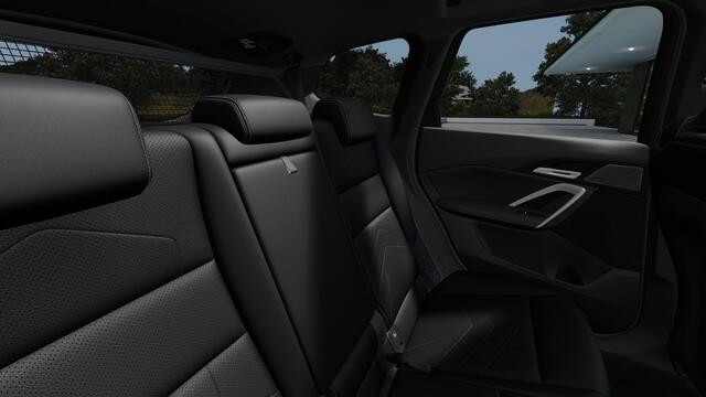 BMW X1 xDrive25e M Sport Automaat / Trekhaak / Panoramadak / Sportstoelen / Comfort Access / Achteruitrijcamera / Harman Kardon