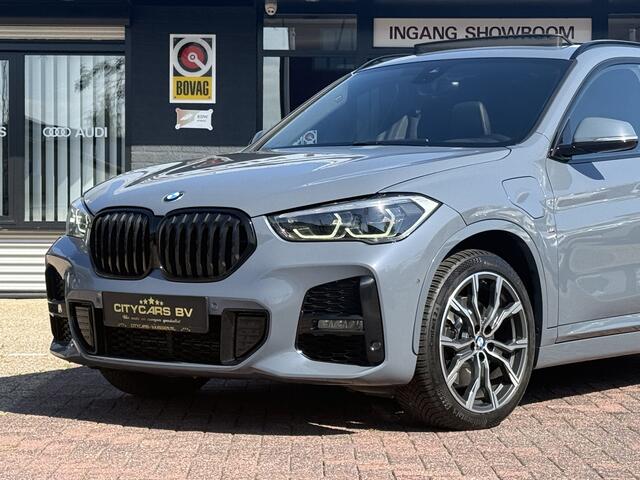 BMW X1 xDrive25e M sport plug-in hybride full options soh 86.9% pano navi climate ctr M spoiler pakket leder camera led dealer onderhouden