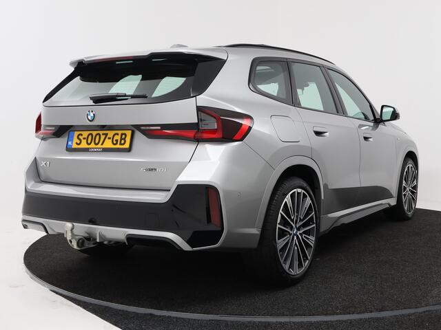 BMW X1 sDrive18i M-Sport | Trekhaak | Panoramadak | Innovation pack | Nederlandse Auto | 1e eigenaar |