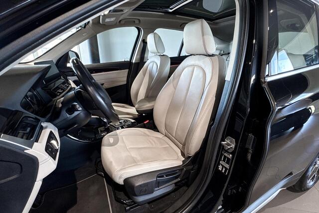 BMW X1 sDrive20i Business Edition Plus | X-Line | Glazen Panoramadak | Stoelverwarming | Head-Up Display | Achteruitrijcamera |