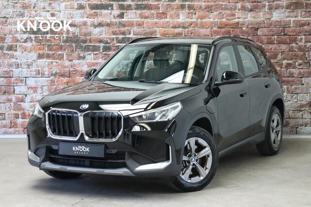 BMW X1 xDrive25e Executive Automaat / Navigatiesysteem / Climate Control / LED / M Dakreling / Active Guard / Parkeerhulpsysteem / DAB / Cruise Control