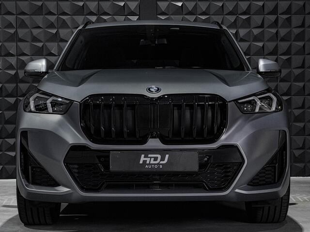 BMW X1 xDrive30e M Sport | Pano | 20"| Dirve Pro | HUD | H/K | Trekh. | Memo | Ad Li |