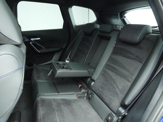 BMW X1 xDrive25e M-Sportpakket / Trekhaak / Panoramadak / Driving assist plus / Getint glas / Head-up / Harman-kardon / Alu wielen 20 inch
