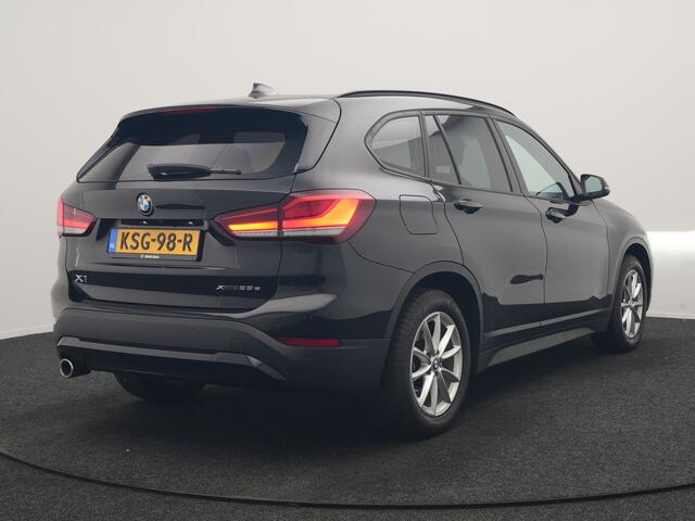BMW X1 xDrive25e Advantage PHEV 221pk Dealer O.H. | Head Up | Lederen Comfortzetels Verwarmd | Camera | Cruise Control | Park Asssist | Navigatie | DAB | M Sportstuur | Plug In Hybrid |