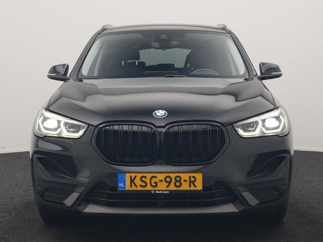 BMW X1 xDrive25e Advantage PHEV 221pk Dealer O.H. | Head Up | Lederen Comfortzetels Verwarmd | Camera | Cruise Control | Park Asssist | Navigatie | DAB | M Sportstuur | Plug In Hybrid |