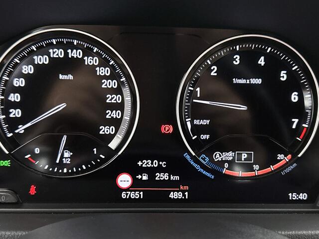 BMW X1 sDrive20i High Executive Edition | Harman Kardon Audio | Elektrische stoelen | Eerste eigenaar |