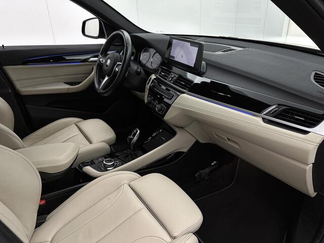 BMW X1 sDrive20i High Executive Edition | Harman Kardon Audio | Elektrische stoelen | Eerste eigenaar |