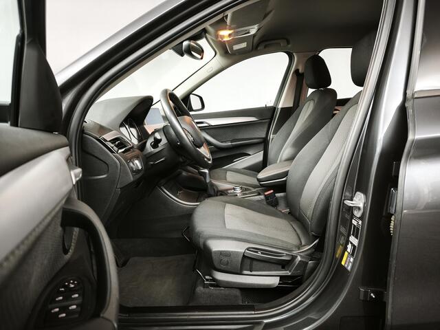 BMW X1 xDrive25e | Navigatie | Parkeersensoren | Climate Control |