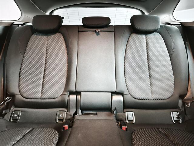 BMW X1 xDrive25e | Navigatie | Parkeersensoren | Climate Control |