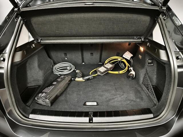 BMW X1 xDrive25e | Navigatie | Parkeersensoren | Climate Control |