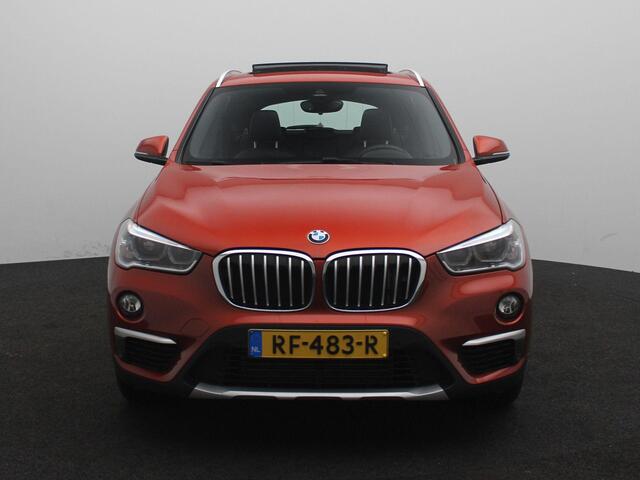 BMW X1 xDrive20i High Executive | Panoramadak | Lederen Bekleding | Climate Control | Cruise Control | Lichtmetalen Velgen