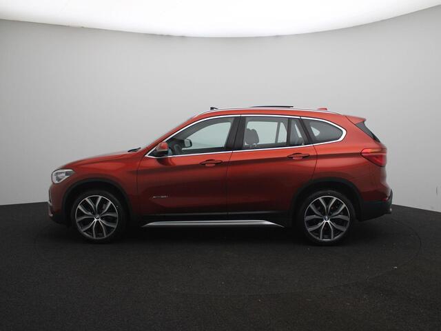 BMW X1 xDrive20i High Executive | Panoramadak | Lederen Bekleding | Climate Control | Cruise Control | Lichtmetalen Velgen