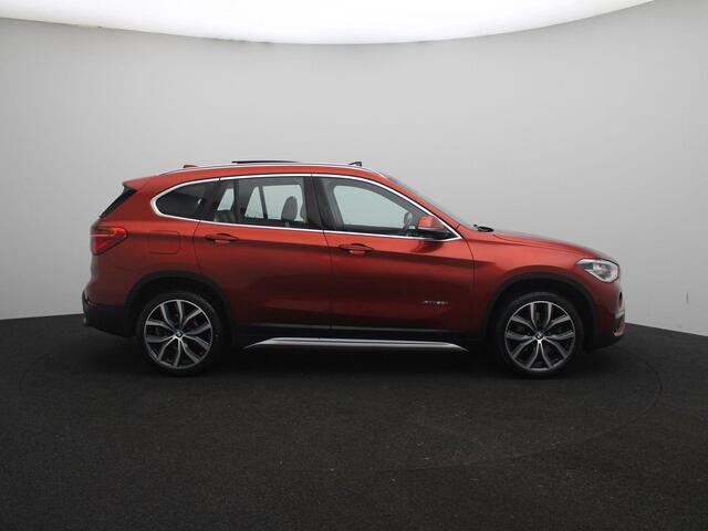 BMW X1 xDrive20i High Executive | Panoramadak | Lederen Bekleding | Climate Control | Cruise Control | Lichtmetalen Velgen