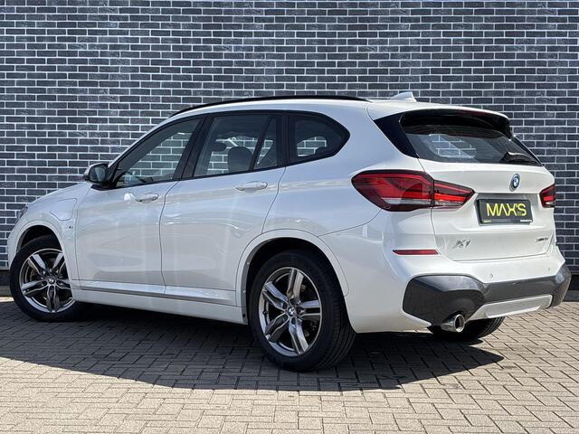 BMW X1 xDrive25e Executive | M-Sport | Parkeersensoren | Elektrische Achterklep | LED Koplampen | Navigatie | Stoelverwarming | Cruise Control | Climate Control | Lichtmetalen Velgen 18 inch | Plug-in Hybrid (PHEV)