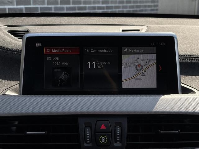 BMW X1 xDrive25e Executive | M-Sport | Parkeersensoren | Elektrische Achterklep | LED Koplampen | Navigatie | Stoelverwarming | Cruise Control | Climate Control | Lichtmetalen Velgen 18 inch | Plug-in Hybrid (PHEV)