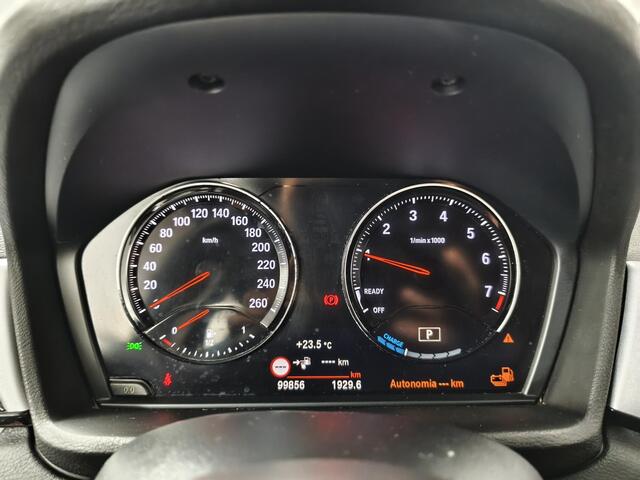 BMW X1 xDrive25e | Navigatie | Parkeersensoren Voor & Achter | Elektrische Achterklep | Climate Control |