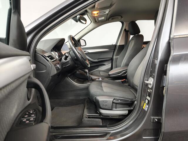 BMW X1 xDrive25e | Navigatie | Parkeersensoren Voor & Achter | Elektrische Achterklep | Climate Control |