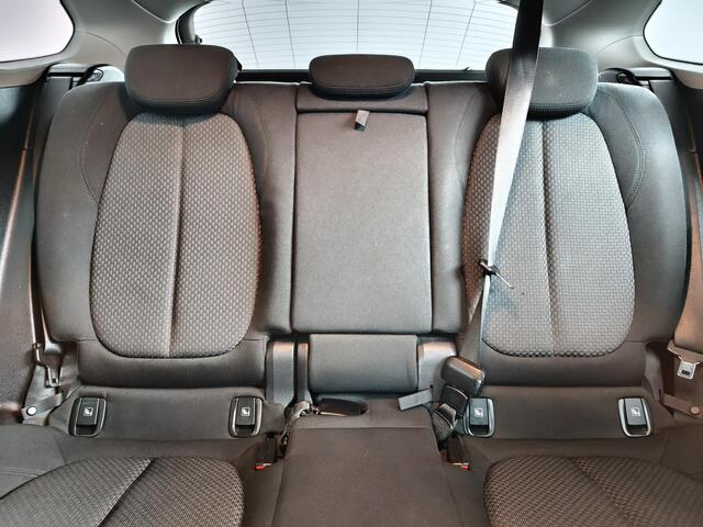 BMW X1 xDrive25e | Navigatie | Parkeersensoren Voor & Achter | Elektrische Achterklep | Climate Control |