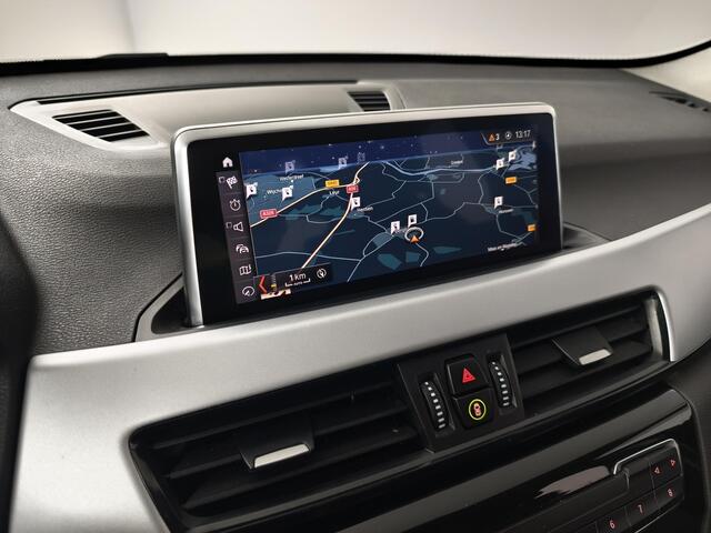 BMW X1 xDrive25e | Navigatie | Parkeersensoren Voor & Achter | Elektrische Achterklep | Climate Control |