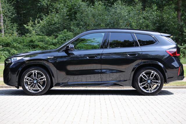 BMW X1 xDrive30e M-Sport | Pano | HUD | H&K | Drive Ass Pro | 360 cam | Memory | Keyless | Etc.