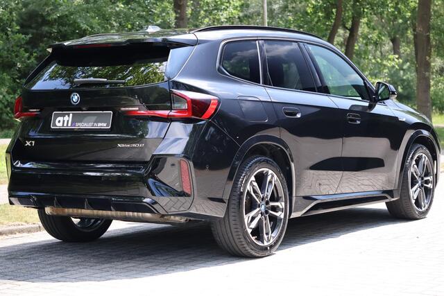 BMW X1 xDrive30e M-Sport | Pano | HUD | H&K | Drive Ass Pro | 360 cam | Memory | Keyless | Etc.