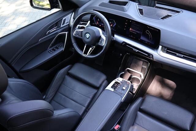 BMW X1 xDrive30e M-Sport | Pano | HUD | H&K | Drive Ass Pro | 360 cam | Memory | Keyless | Etc.