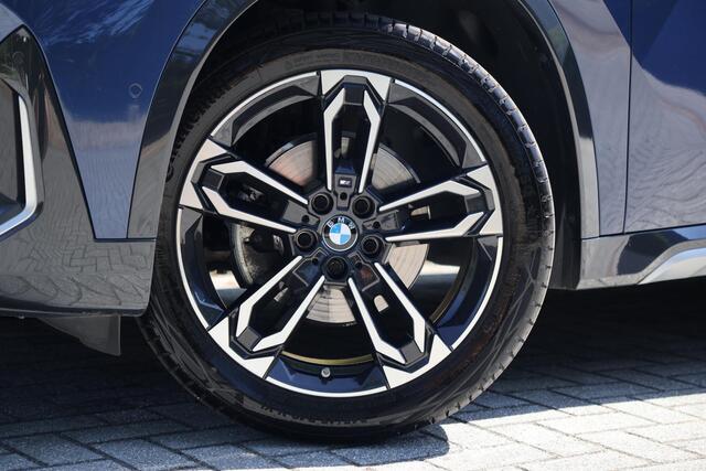 BMW X1 sDrive18i Elektrische trekhaak, Adaptieve LED, Stuurwielverwarming, DAB, X-Line, Keyless, Memorystoelen, etc.