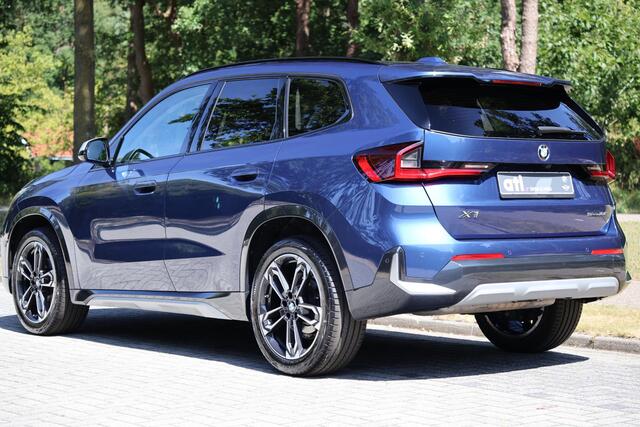 BMW X1 sDrive18i Elektrische trekhaak, Adaptieve LED, Stuurwielverwarming, DAB, X-Line, Keyless, Memorystoelen, etc.