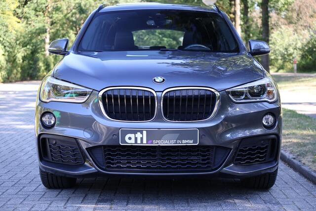 BMW X1 sDrive18i High Executive M-Sport | Leder | Pano | HUD | Navi Plus | Stoelverwarming | Hifi | DAB | Grootlichtassistent | Etc.