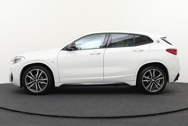 BMW X2 sDrive16d Aut. M-sport edition Pano-dak Sportstoelen 19' velgen