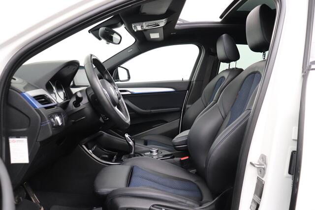 BMW X2 sDrive16d Aut. M-sport edition Pano-dak Sportstoelen 19' velgen