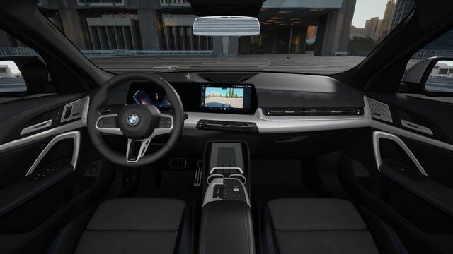 BMW X2 sDrive20i High Executive M Sport Automaat / Panoramadak / Trekhaak / Sportstoelen / M Adaptief onderstel / Comfort Access / Adaptieve LED / Parking Assistant Plus / Head-Up / Harman-Kardon