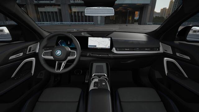 BMW X2 iX2 eDrive20 High Executive M Sport / Panoramadak / Trekhaak / Sportstoelen / Adaptieve LED / M Adaptief onderstel / Parking Assistant Plus / Comfort Access