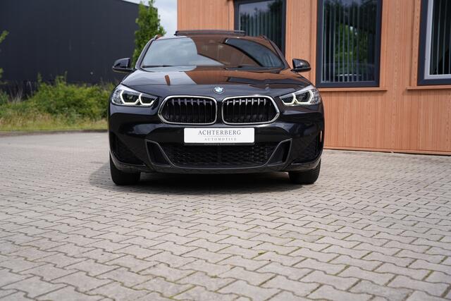 BMW X2 20i | sDrive | M-Sport | Panorama | Trekhaak | Head-up