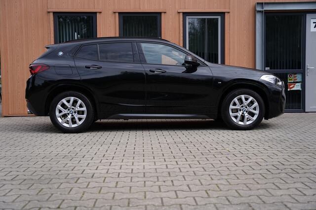 BMW X2 20i | sDrive | M-Sport | Panorama | Trekhaak | Head-up