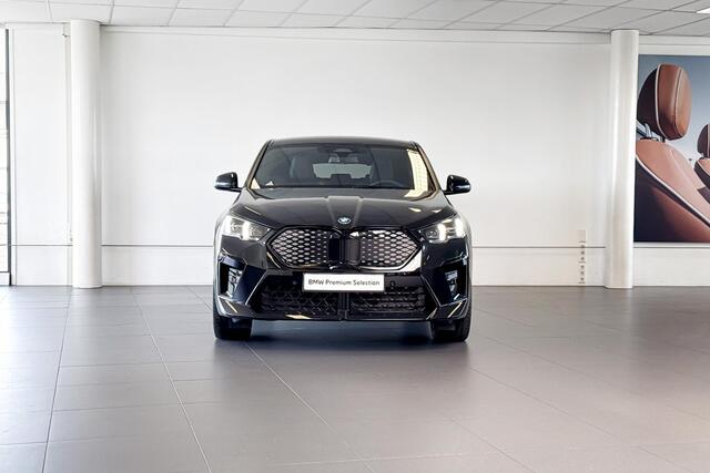 BMW X2 iX2 xDrive30 | M Sport Pro | Harman Kardon | Glazen Panoramadak | Trekhaak |