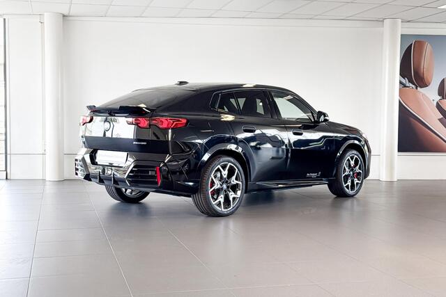 BMW X2 iX2 xDrive30 | M Sport Pro | Harman Kardon | Glazen Panoramadak | Trekhaak |