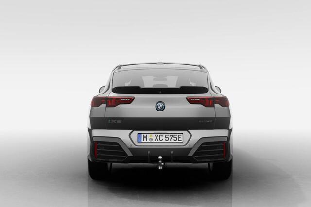 BMW X2 iX2 eDrive20 M Sport Edition | M Sport Pro | Innovation Pack | Trekhaak | Glazen Panoramadak | Driving Assistant