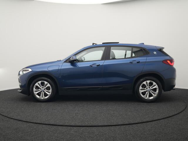 BMW X2 xDrive25e Executive Plug In Hybrid 220pk Dealer O.H PHEV | Panodak | Adaptive Cruise | Camera | Navi Pro | Lederen Bekleding | Sfeerverlichting | Keyless |